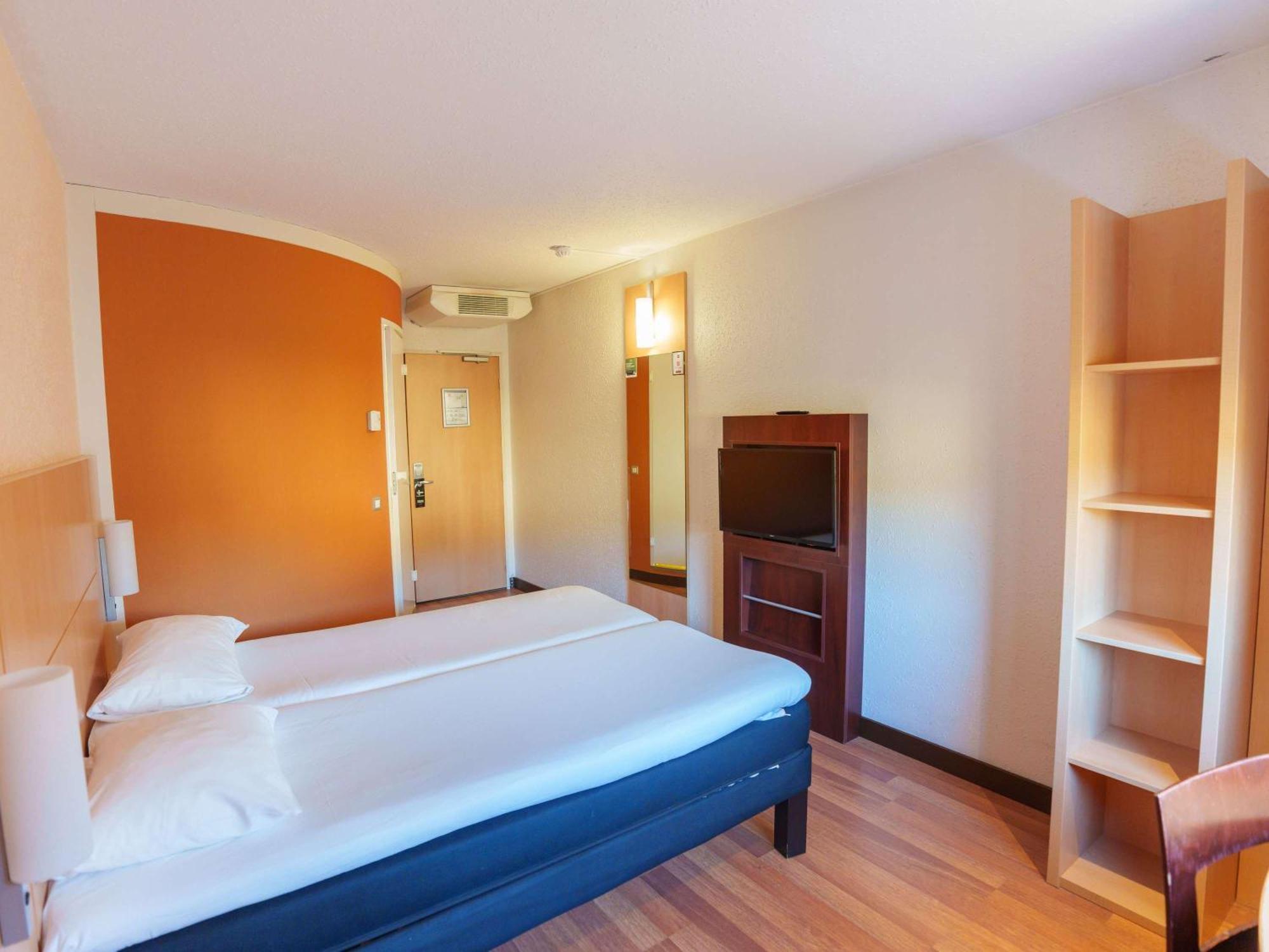 Ibis Laon Hotel Bagian luar foto
